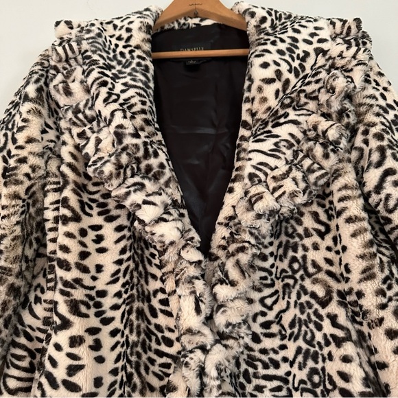 Damselle New York Faux Fur Cheetah Print Jacket - Picture 5 of 16
